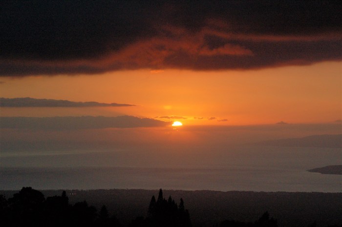sunset over the Pacific in Maui, HI